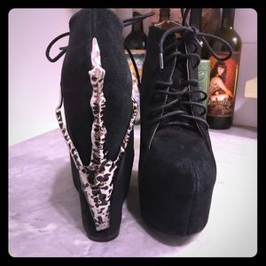 Jeffrey Campbell Limited edition Claw booties!